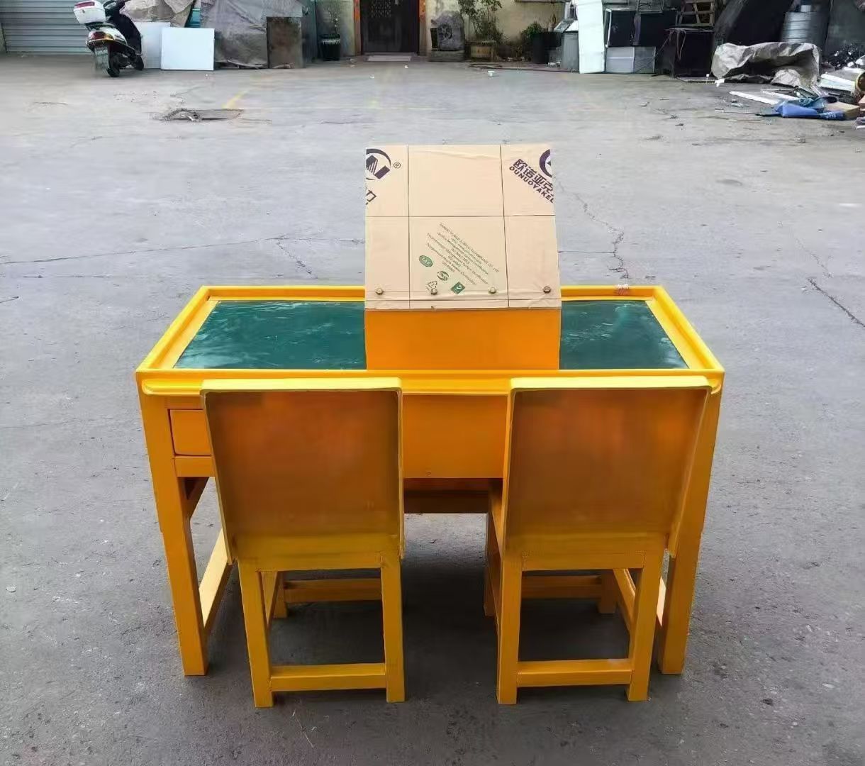 浔阳防静电导通桌井下煤矿火工品发放桌：危险品流转的安全守护者